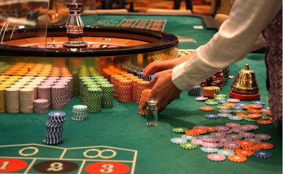 24期:谁在拿人命开玩笑?开发商为卖房请托儿跳