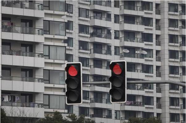 疯狂拿地后房企负债超4万亿 四季度风险或爆发