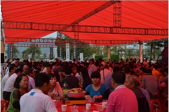 卓越蔚蓝海岸2013年业主答谢宴圆满落幕