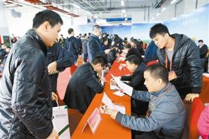 深圳最美公租房入伙 2419租户喜笑颜开住新房