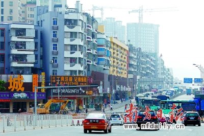 华为科技城到处握手楼 四年仅建成一所高中