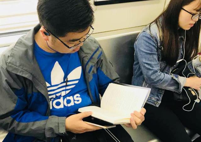 布吉佳兆业广场开启读书文化月 接轨国际化创
