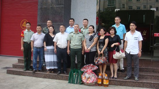 八一临近 街道办携手信和物业慰问消防官兵
