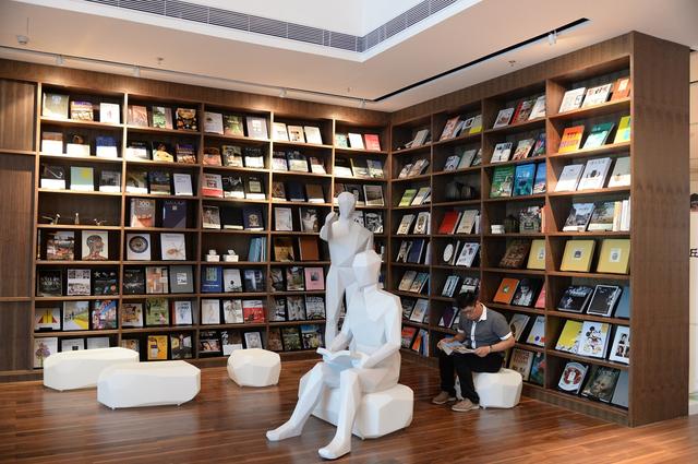 宝能城"册之丘"对外开放 深圳首个社区文化书社_房产深圳站_腾讯网