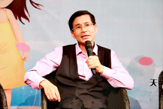 杨思卓:爱心和责任对孩子最重要 别逼孩子当学