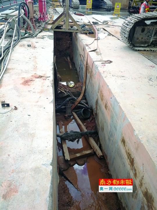 深圳地铁挖断电缆致5000余户停电 多人被困电