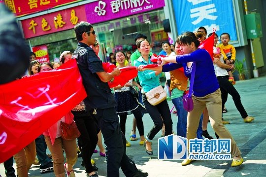 市场生意不佳 商户称因商场管理不善要求免租