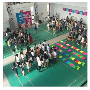 众人惊呼,倾国倾城美人空降光谷