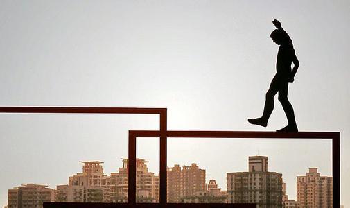 天天说钱:美国若加息,中国楼市很危险?