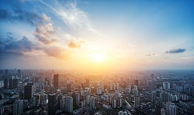 专家:解决经济运行三大失衡 让房地产回归住宅