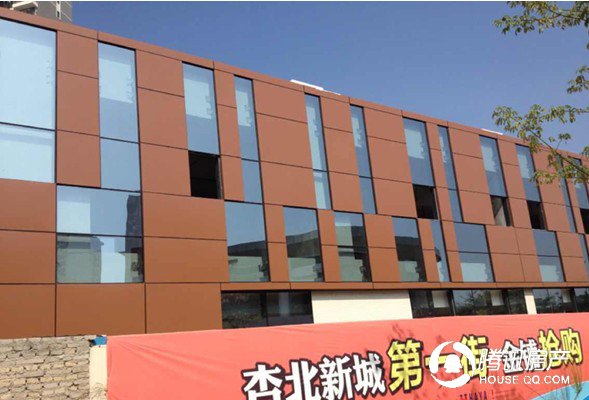 聚镇:外立面施工完毕 60-100平金铺抢购