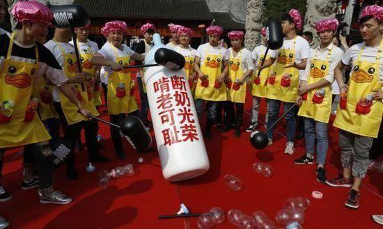 王思聪:花光父母的钱,贷款买房是愚蠢且没道德