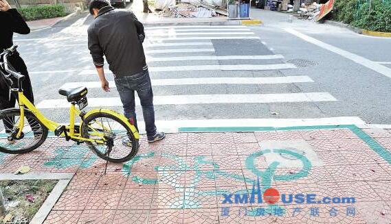 厦门岛内部分自行车停车区设置不合理 市民呼
