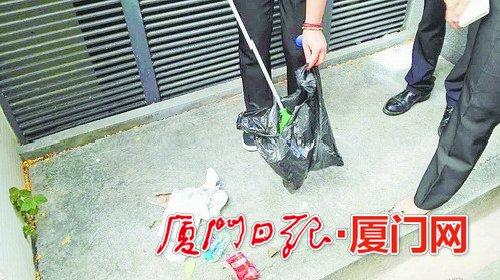 厦门一小区用过的卫生巾每月准时"空降"
