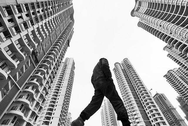 厦门推出建筑市场黑名单制度 拖欠工资可能被