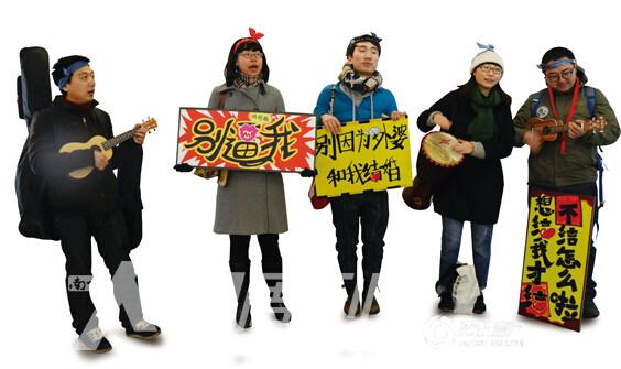 万华中心:春节回家 没对象的你该怎么办?