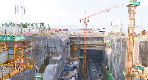 地铁2号线东渡站车站主体正在施工中.