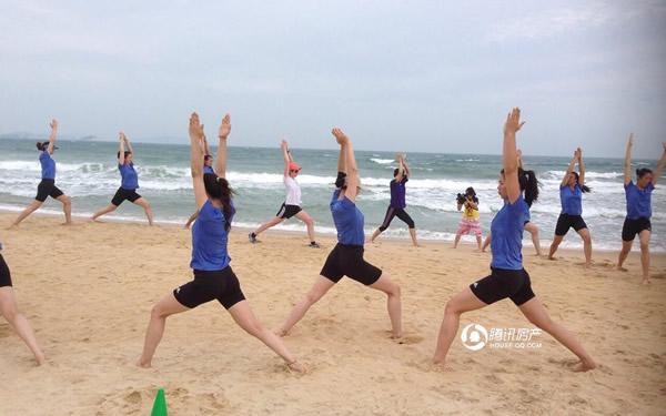 旗滨蔚蓝海:国家女子排球队赴东山岛体能训练