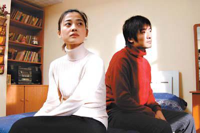 学者称再婚可拉动经济 建议将结婚证有效期设