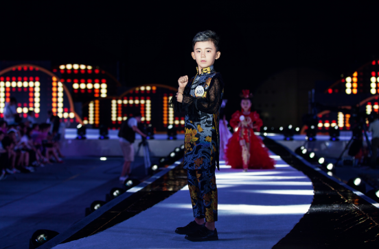 融创西安 2017-2018首届潮童大秀璀璨启幕