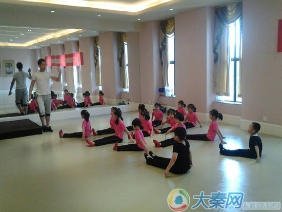 绿地·国际生态城:少儿舞蹈培训班正式开课