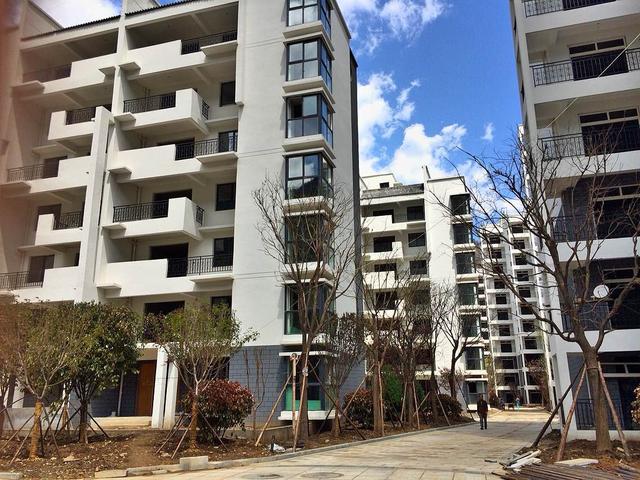 原生态皇冠生态小镇 青云林海留一份自在给生