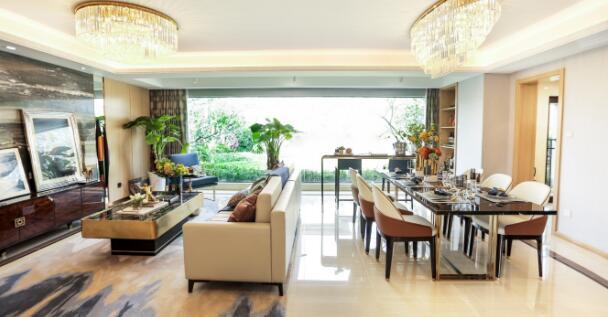 7米奢阔横厅 270°尽揽龙湖五维园林盛景