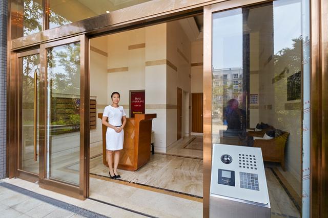 永威精细物业 只为您回家时的一个微笑