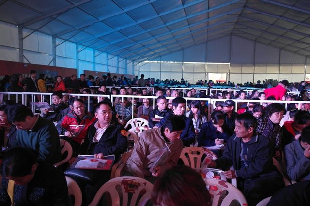 全郑州看万科 郑州万科城首次开盘劲销近2000