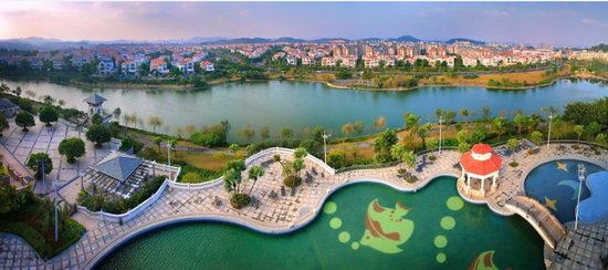 哈雷宝马等百部重型摩托车齐聚鹤山碧桂园