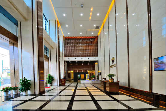 蓝海金融中心举行签约发布会 土豪买蓝海上天