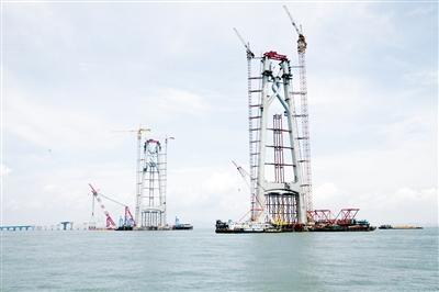 港珠澳大桥第一高塔中国结成伶仃洋上最瞩目