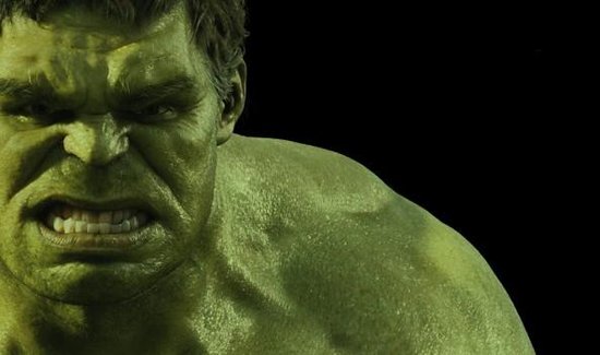 《复仇者联盟2》来袭 德阳热盘大玩角色扮演_