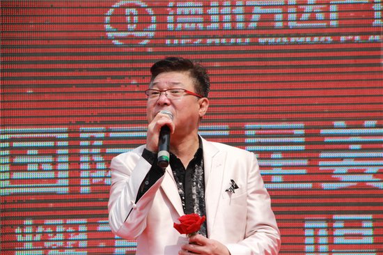 山东老乡姜育恒唱响再回首 买铺只买万达金铺