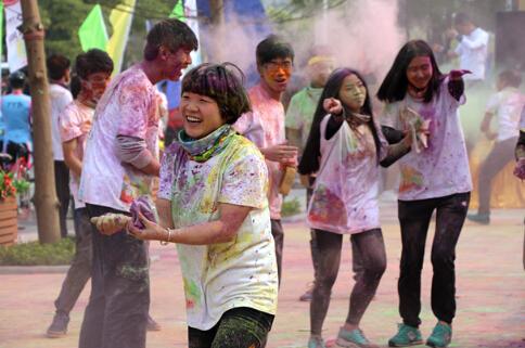 轰动虎门!12.12中惠悦峰千人彩跑缤纷开跑