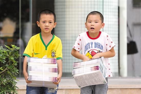 上海外来人口子女上学_城市小学不堪重负农村 空巢 外来务工人员子女入学问(3)