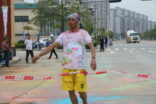 悦虎门 一起跑中惠悦峰千人彩跑圆满落幕
