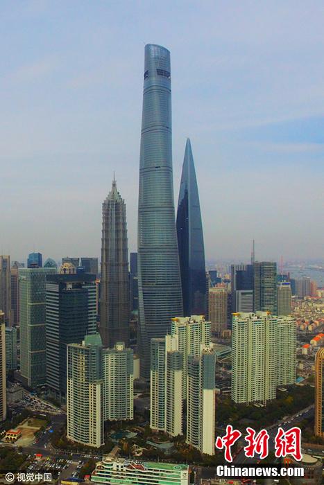 中国第一高楼上海中心大厦完工 总高632米