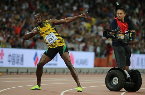 博尔特200米夺冠 被记者铲倒_频道-呼和浩_腾讯网