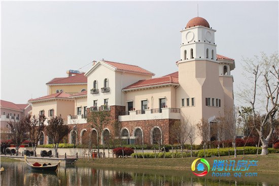 托斯卡纳小镇:商业街区已落成 商墅住宅外立面建成