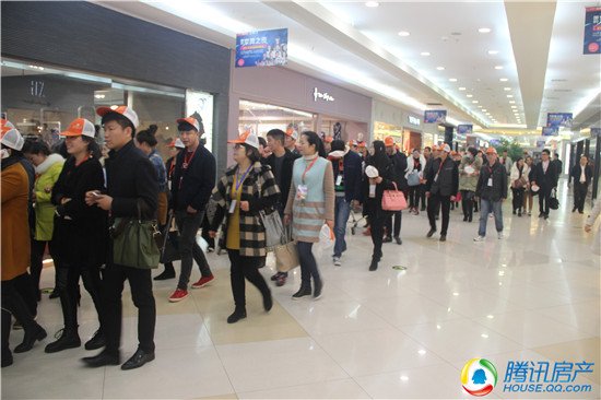 宿州国购广场亚洲群星演唱会雨中唱响_频道-淮