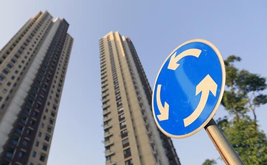 买新房要不要找中介?有人看到第一条就决定了