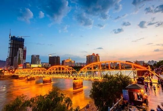 一杯三炮台的功夫 就从中山桥到了保利领秀山