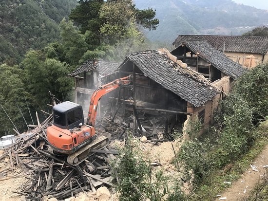 云和县完成首个地质灾害隐患点旧房拆除