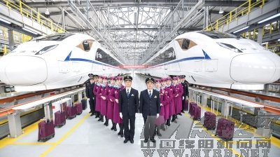 西成高铁初体验旅客抢票想尝鲜_频道-绵阳