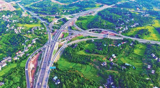 广遂高速公路红土地枢纽互通建成通车