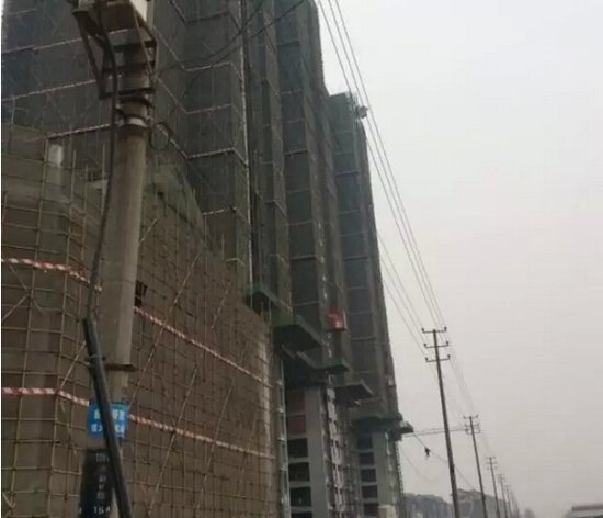 嘉陵一楼盘成烂尾房 900多户居民人生浩劫_