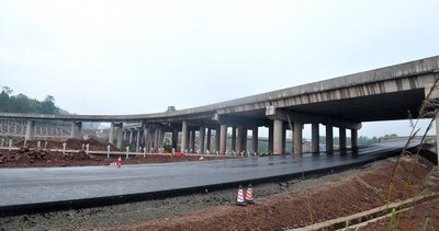 社区 数据 资讯  据悉,巴南广高速公路于2012年1月开工建设,其中营山