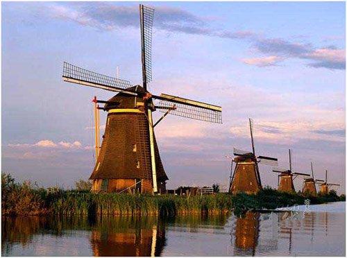 荷兰移民项目:18万美元申购地产基金三代移民