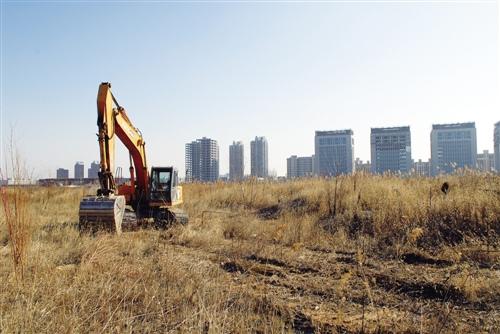 30城千宗土地推介难解房企饥渴：现在有钱都拿不到地